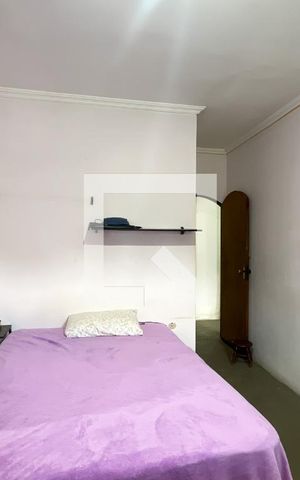 Casa à venda com 220m², 4 quartos e 5 vagas Casa à venda com 220m², 4 quartos e 5 vagasSuíte 4