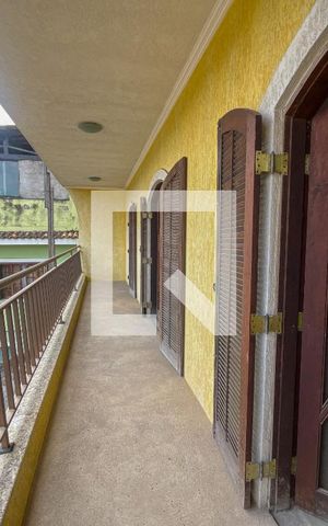 Casa à venda com 220m², 4 quartos e 5 vagas Casa à venda com 220m², 4 quartos e 5 vagasEspaço Superior