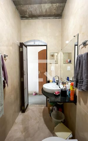 Casa à venda com 220m², 4 quartos e 5 vagas Casa à venda com 220m², 4 quartos e 5 vagasBanheiro da suíte 3