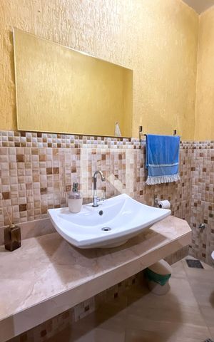 Casa à venda com 220m², 4 quartos e 5 vagas Casa à venda com 220m², 4 quartos e 5 vagasLavabo