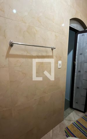 Casa à venda com 220m², 4 quartos e 5 vagas Casa à venda com 220m², 4 quartos e 5 vagasBanheiro da Suíte 1