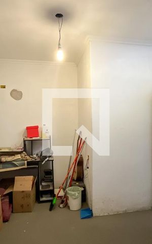 Casa à venda com 220m², 4 quartos e 5 vagas Casa à venda com 220m², 4 quartos e 5 vagasEscritório