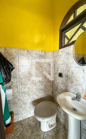 Casa à venda com 220m², 4 quartos e 5 vagas Casa à venda com 220m², 4 quartos e 5 vagasBanheiro de serviço