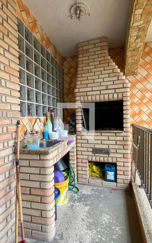 Casa à venda com 220m², 4 quartos e 5 vagas Casa à venda com 220m², 4 quartos e 5 vagasChurrasqueira