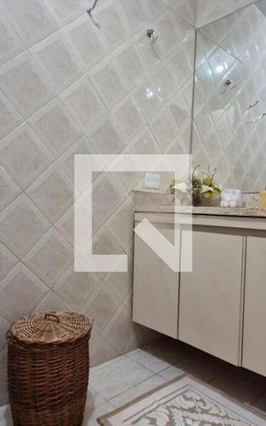 Casa à venda com 196m², 3 quartos e 2 vagas