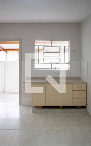 Casa para alugar com 80m², 2 quartos e 4 vagasCozinha