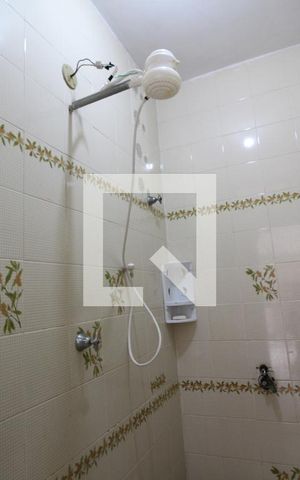 Casa à venda com 360m², 6 quartos e 3 vagasBanheiro de Serviço