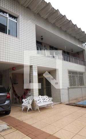 Casa à venda com 360m², 6 quartos e 3 vagasÁrea Externa - Frente