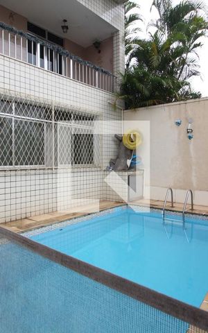 Casa à venda com 360m², 6 quartos e 3 vagasÁrea Externa - Piscina