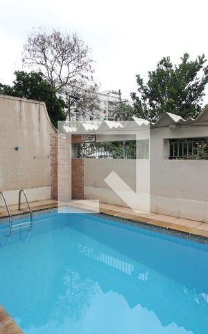 Casa à venda com 360m², 6 quartos e 3 vagasÁrea Externa - Piscina