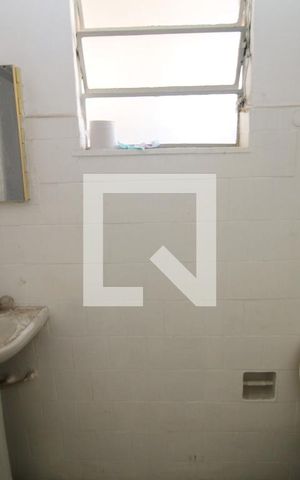 Apartamento para alugar com 65m², 2 quartos e sem vagaBanheiro