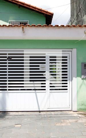 Casa à venda com 136m², 3 quartos e 2 vagasFachada