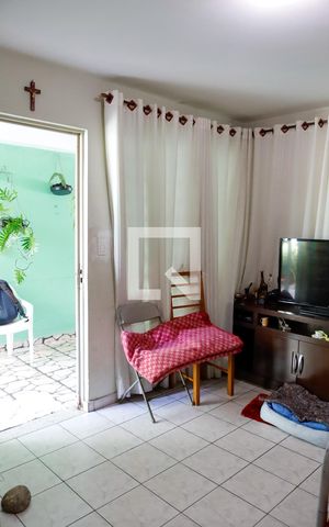 Casa à venda com 136m², 3 quartos e 2 vagassala