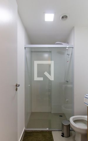 Studio para alugar com 30m², 1 quarto e sem vaga Studio para alugar com 30m², 1 quarto e sem vagaBanheiro