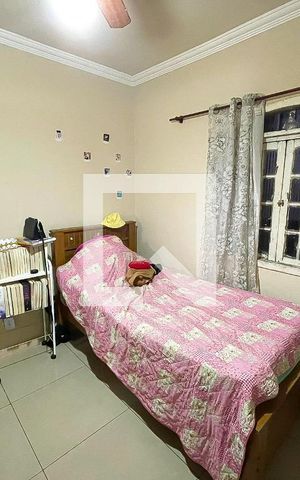 Casa à venda com 200m², 3 quartos e 3 vagas Casa à venda com 200m², 3 quartos e 3 vagasQuarto 2