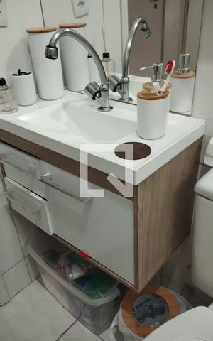 Apartamento à venda com 60m², 2 quartos e 1 vaga Apartamento à venda com 60m², 2 quartos e 1 vagaBanheiro