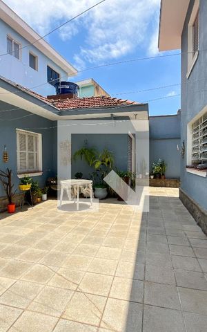 Casa à venda com 226m², 3 quartos e 3 vagas Casa à venda com 226m², 3 quartos e 3 vagasQuintal