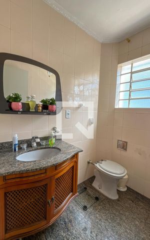 Casa à venda com 226m², 3 quartos e 3 vagas Casa à venda com 226m², 3 quartos e 3 vagasLavabo