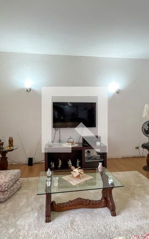 Casa à venda com 226m², 3 quartos e 3 vagas Casa à venda com 226m², 3 quartos e 3 vagasSala