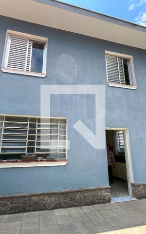 Casa à venda com 226m², 3 quartos e 3 vagas Casa à venda com 226m², 3 quartos e 3 vagasQuintal
