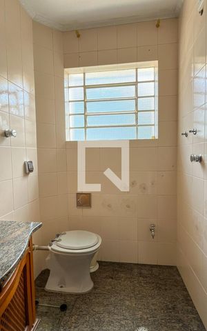 Casa à venda com 226m², 3 quartos e 3 vagas Casa à venda com 226m², 3 quartos e 3 vagasLavabo