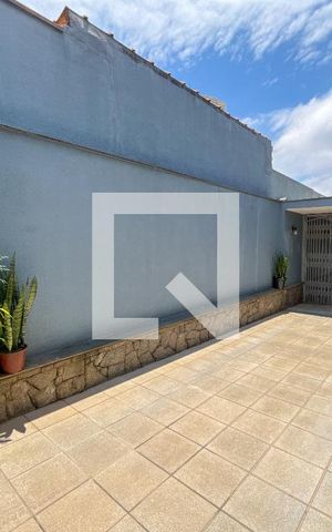 Casa à venda com 226m², 3 quartos e 3 vagas Casa à venda com 226m², 3 quartos e 3 vagasGaragem
