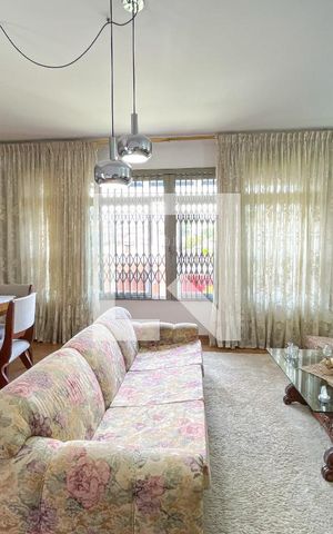 Casa à venda com 226m², 3 quartos e 3 vagas Casa à venda com 226m², 3 quartos e 3 vagasSala