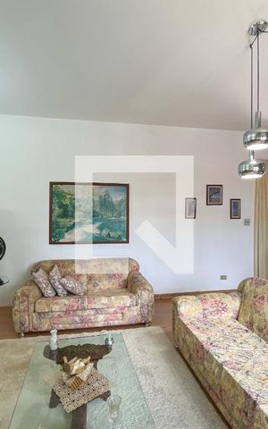 Casa à venda com 226m², 3 quartos e 3 vagas Casa à venda com 226m², 3 quartos e 3 vagasSala