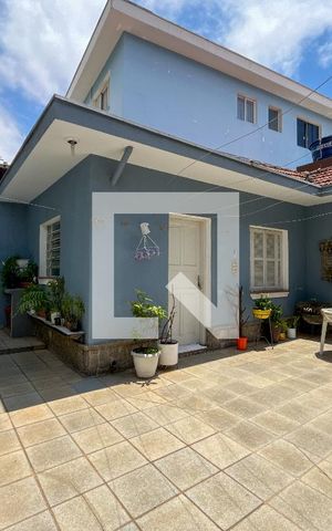 Casa à venda com 226m², 3 quartos e 3 vagas Casa à venda com 226m², 3 quartos e 3 vagasQuintal
