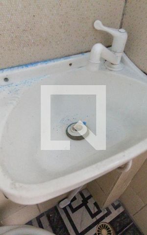 Casa à venda com 100m², 7 quartos e 1 vaga Casa à venda com 100m², 7 quartos e 1 vagaBanheiro da Suíte