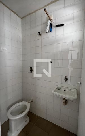 Apartamento à venda com 95m², 2 quartos e 1 vaga Apartamento à venda com 95m², 2 quartos e 1 vagaBanheiro de serviço