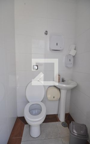 Casa à venda com 240m², 4 quartos e 3 vagasBanheiro de serviço
