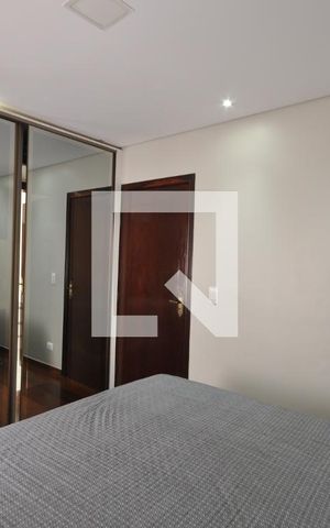 Casa à venda com 240m², 4 quartos e 3 vagasSuíte 2
