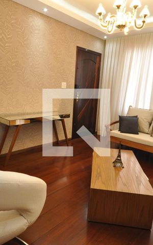 Casa à venda com 240m², 4 quartos e 3 vagasSala