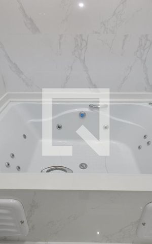 Casa à venda com 240m², 4 quartos e 3 vagasBanheiro da Suíte 1