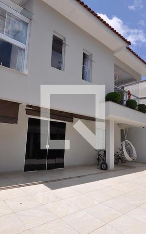Casa à venda com 240m², 4 quartos e 3 vagasGaragem