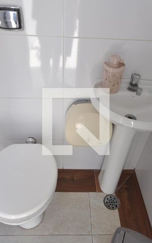 Casa à venda com 240m², 4 quartos e 3 vagasBanheiro de serviço