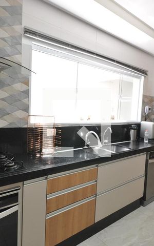 Casa à venda com 240m², 4 quartos e 3 vagasCozinha