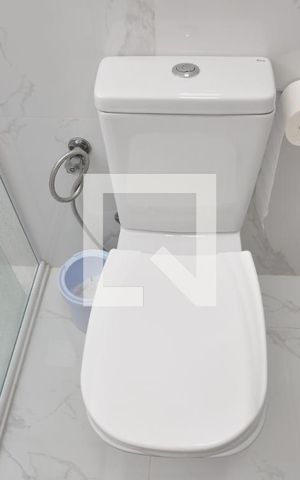 Casa à venda com 240m², 4 quartos e 3 vagasBanheiro da Suíte 2