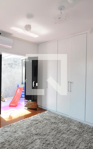Casa à venda com 240m², 4 quartos e 3 vagasQuarto 4