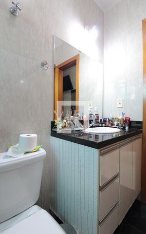 Casa à venda com 280m², 3 quartos e 3 vagasBanheiro da Suite