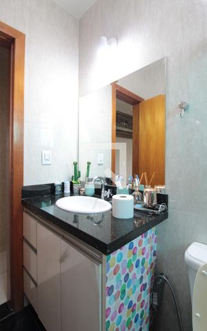 Casa à venda com 280m², 3 quartos e 3 vagasBanheiro Social