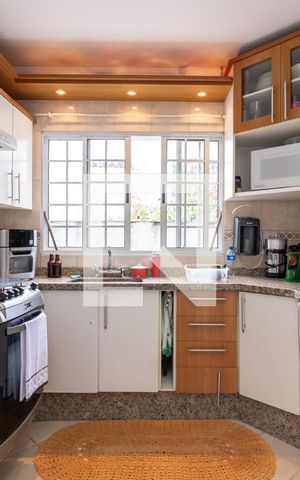 Casa para alugar com 240m², 3 quartos e 2 vagasCozinha