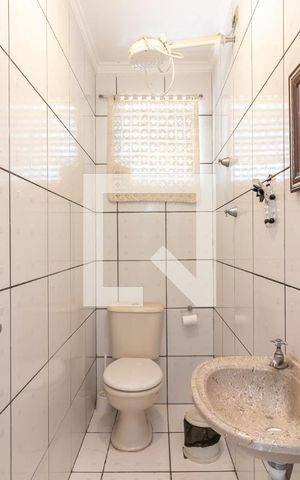 Casa para alugar com 240m², 3 quartos e 2 vagasBanheiro 4