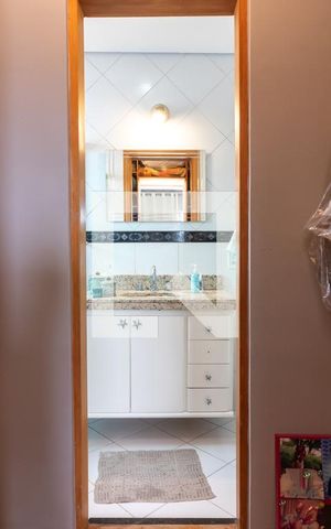 Casa para alugar com 240m², 3 quartos e 2 vagasSuíte - Closet 