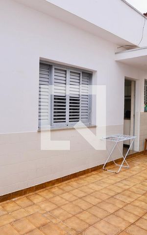 Casa à venda com 200m², 3 quartos e 2 vagas Casa à venda com 200m², 3 quartos e 2 vagasQuintal