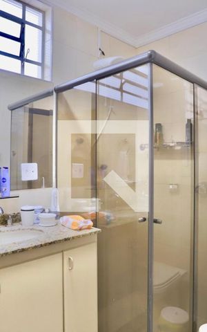 Casa à venda com 200m², 3 quartos e 2 vagas Casa à venda com 200m², 3 quartos e 2 vagasBanheiro