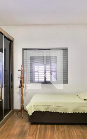 Casa à venda com 200m², 3 quartos e 2 vagas Casa à venda com 200m², 3 quartos e 2 vagasQuarto 3