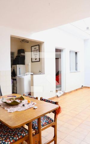 Casa à venda com 200m², 3 quartos e 2 vagas Casa à venda com 200m², 3 quartos e 2 vagasQuintal
