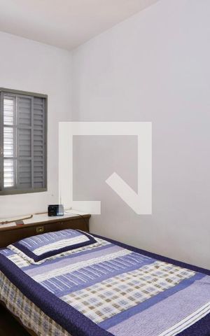 Casa à venda com 200m², 3 quartos e 2 vagas Casa à venda com 200m², 3 quartos e 2 vagasQuarto 1